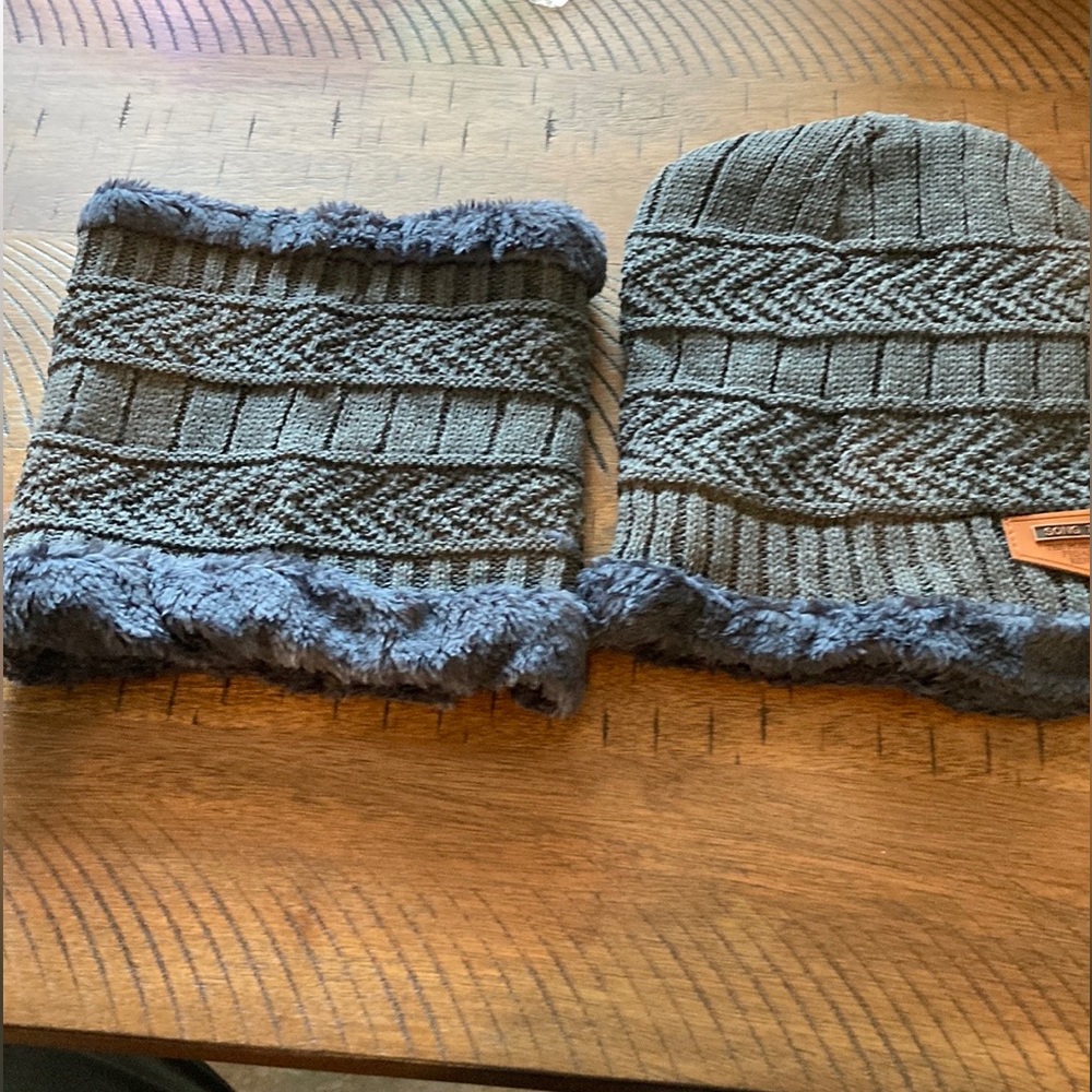 Beanie with neck warmer